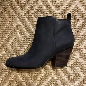 Cole Haan Grand OS Bootie - Leather - Navy - Size 9 - Never Worn